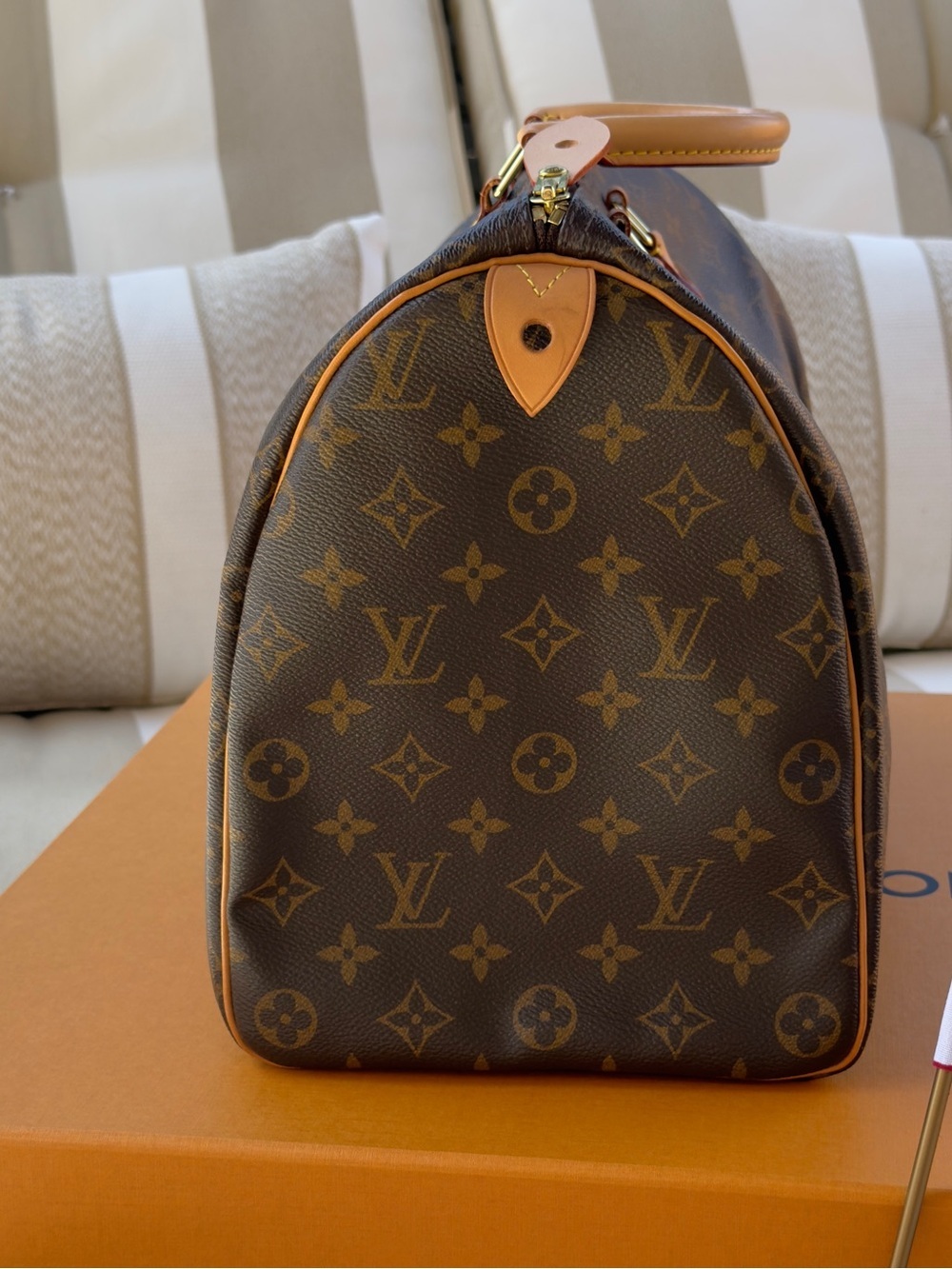 Louis Vuitton Speedy 40 Classic Monogram Canvas France w/ Box, Dust Bag Lock Key - Picture 2 of 10